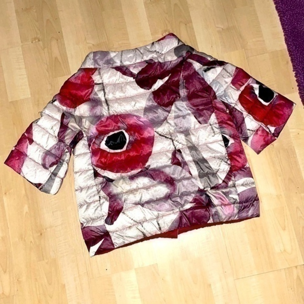 Jijil 3/4 sleeve jacket puffer reversible red poppy design M gently preloved - Picture 3 of 11